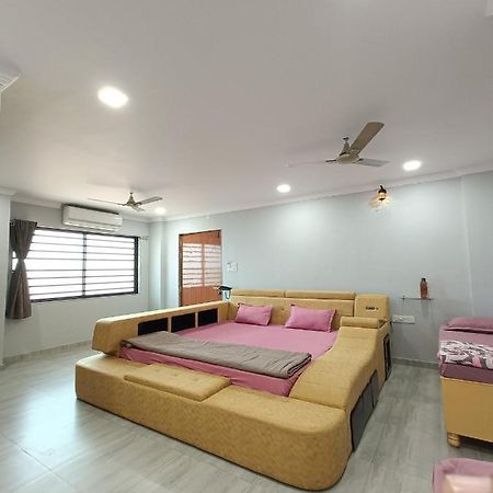 Hotel Jb Star Māndvi Dış mekan fotoğraf