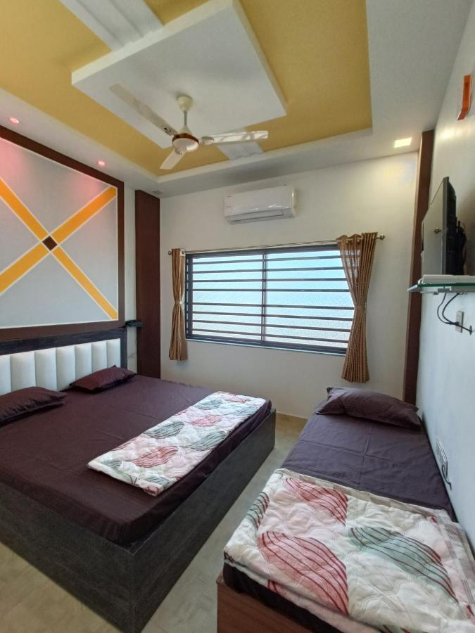 Hotel Jb Star Māndvi Dış mekan fotoğraf