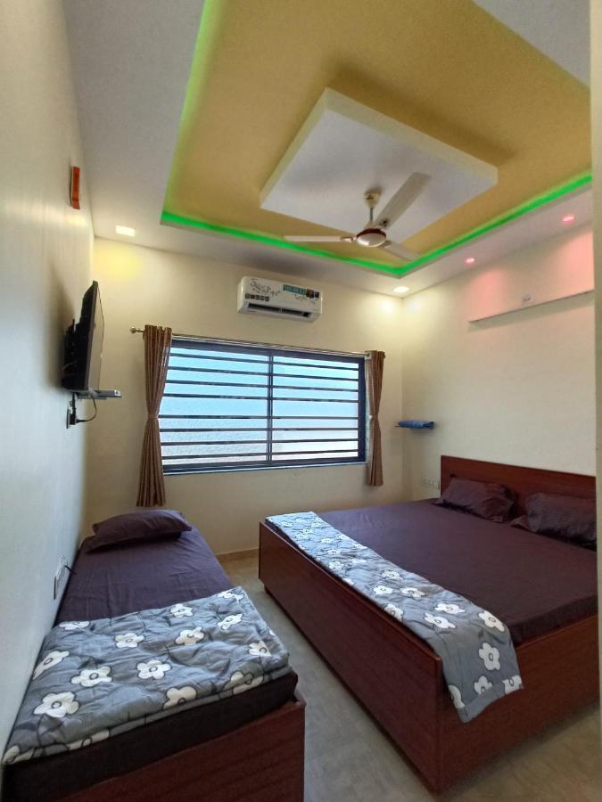 Hotel Jb Star Māndvi Dış mekan fotoğraf