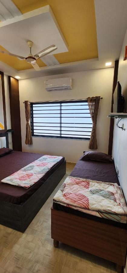 Hotel Jb Star Māndvi Dış mekan fotoğraf