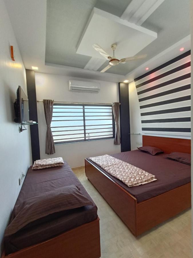 Hotel Jb Star Māndvi Dış mekan fotoğraf