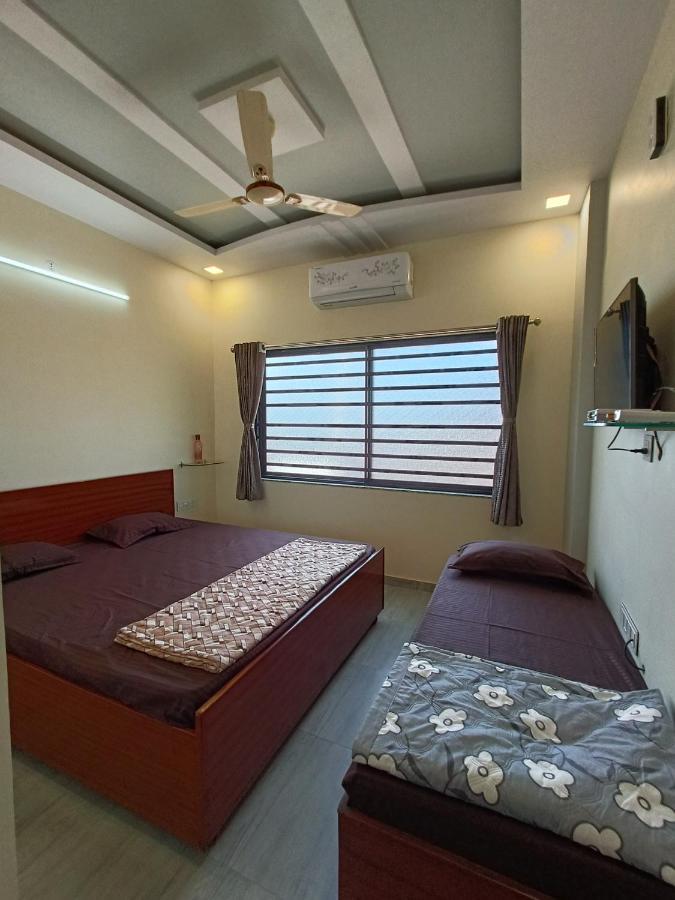Hotel Jb Star Māndvi Dış mekan fotoğraf