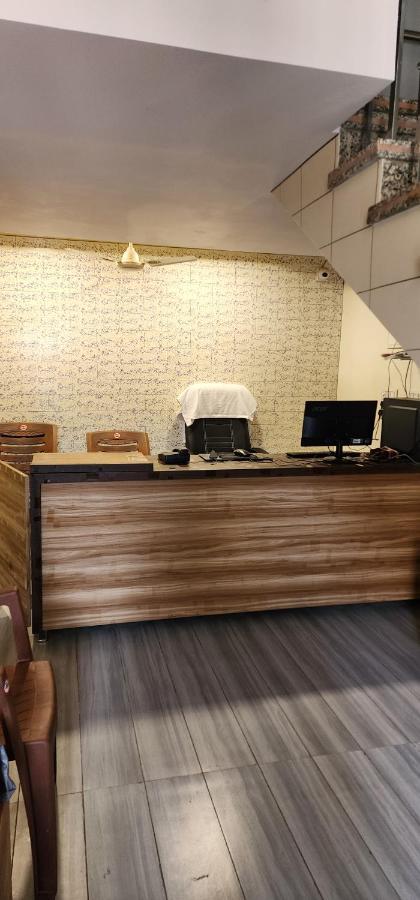 Hotel Jb Star Māndvi Dış mekan fotoğraf