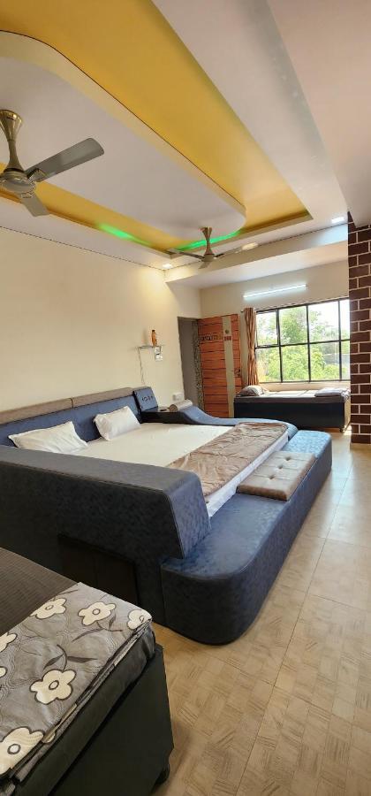 Hotel Jb Star Māndvi Dış mekan fotoğraf