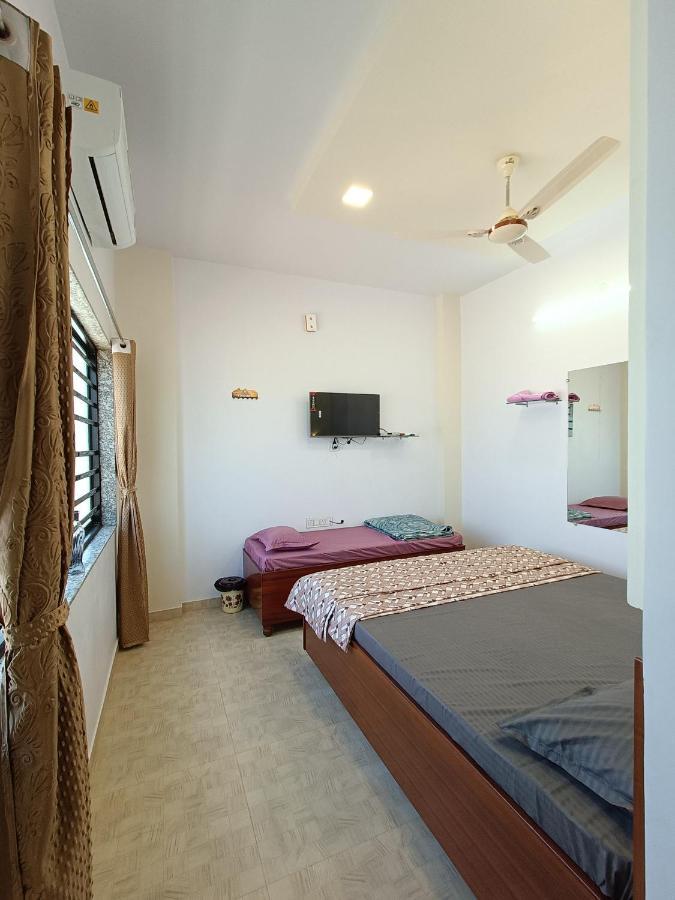 Hotel Jb Star Māndvi Dış mekan fotoğraf
