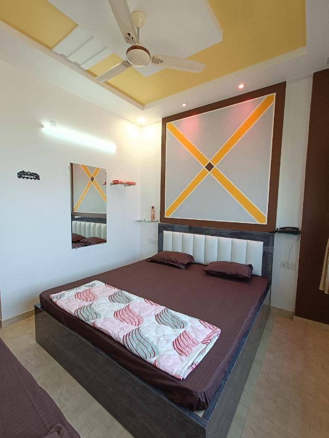 Hotel Jb Star Māndvi Dış mekan fotoğraf
